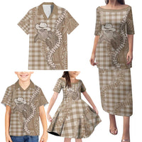 Beige Hawaii Palaka Cowboy Turtle Family Matching Puletasi and Hawaiian Shirt Hawaiian Paniolo Puakenikeni Maile Lei - Polynesian Pride
