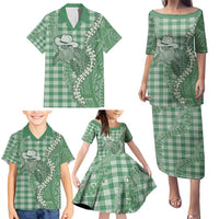 Green Hawaii Palaka Cowboy Turtle Family Matching Puletasi and Hawaiian Shirt Hawaiian Paniolo Puakenikeni Maile Lei - Polynesian Pride