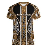 Aotearoa Kati Mamoe Women V-Neck T-Shirt Maori Brown Tribal Paua Shell Pattern
