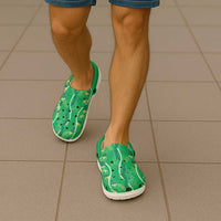 Hawaii Maile Lei Clogs Shoes With Green Monstera Pattern - Polynesian Pride