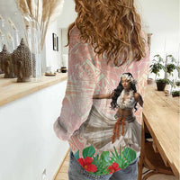 Woman Polynesian Tattoos Women Casual Shirt Tropical Flower - Peach Fuzz Color