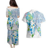 Hawaiian Couple Turtles Honi Couples Matching Puletasi and Hawaiian Shirt Polynesian Art Motifs and Hibiscus White Blue Color - Polynesian Pride
