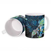 Hawaiian Couple Turtles Honi Ceramic Mug Polynesian Art Motifs and Hibiscus Black Blue Color - Polynesian Pride