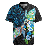 Hawaiian Couple Turtles Honi Rugby Jersey Polynesian Art Motifs and Hibiscus Black Blue Color - Polynesian Pride