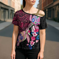 Hawaiian Couple Turtles Honi Cross Shoulder Shirt Polynesian Art Motifs and Hibiscus Black Red Color - Polynesian Pride