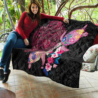 Hawaiian Couple Turtles Honi Quilt Polynesian Art Motifs and Hibiscus Black Red Color - Polynesian Pride