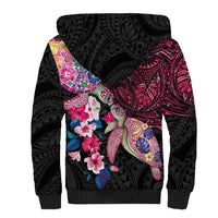 Hawaiian Couple Turtles Honi Sherpa Hoodie Polynesian Art Motifs and Hibiscus Black Red Color - Polynesian Pride