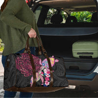 Hawaiian Couple Turtles Honi Travel Bag Polynesian Art Motifs and Hibiscus Black Red Color - Polynesian Pride