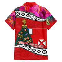 Wallis and Futuna Christmas Family Matching Tank Maxi Dress and Hawaiian Shirt Santa Claus Holding Coat of Arms Polynesian Xmas Style LT03 - Polynesian Pride