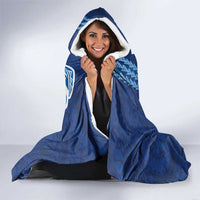 Hawaiian Mele Kalikimaka Hooded Blanket Funny Santa on Whale Island with Kakau Tattoos - Polynesian Pride