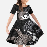 Hawaiian Whale and Kanaka Maoli Symbol Kid Short Sleeve Dress Hibiscus with Hawaii Map and Polynesian Tattoo Grayscale Color