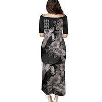 Hawaiian Turtle Love Couple Family Matching Puletasi and Hawaiian Shirt - Sweet Hibiscus and Kakau Pattern Grayscale Color