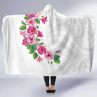 Hawaiian Hibiscus and Art Polynesian Tattoo Hooded Blanket White Color