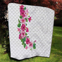 Hawaiian Hibiscus and Art Polynesian Tattoo Quilt White Color