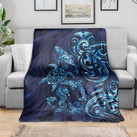 New Zealand Connecting with Seas Blanket Maori Tribal and Sea Animals Tattoo - Sea Texture Glass Style