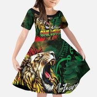 Aotearoa One Love Family Matching Short Sleeve Bodycon Dress and Hawaiian Shirt Reggae Lion with Kakahu Huruhuru LT03 Daughter's Dress Black - Polynesian Pride