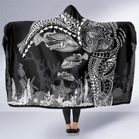 Hawaiian Reef Triggerfish Hooded Blanket Polynesian Art with Tribal Humuhumunukunukuapua'a LT03 One Size Black - Polynesian Pride