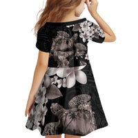 Hawaiian Lei Day Kid Short Sleeve Dress Plumeria and Turtle with Polynesian Tribal Pattern Grayscale Color