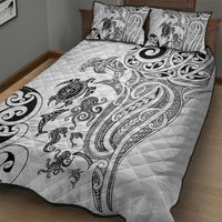 New Zealand Sea Animals with Maori Tribal Tattoo Quilt Bed Set White Color