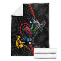 New Zealand Tui Birds Love Couple Blanket The Heart of Silver Fern Leaves and Maori Tattoo Pattern