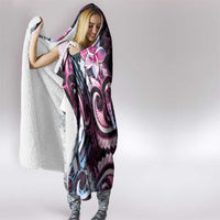 Polynesian Art Tattoo Hooded Blanket Plumeria Flowers Pink Gradient