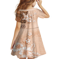 Hawaii Tapa Pattern With Brown Hibiscus Kid Short Sleeve Dress