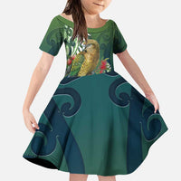 New Zealand Kea Bird Family Matching Off Shoulder Maxi Dress and Hawaiian Shirt With Maori Koru Fern LT05 Daughter's Dress Green - Polynesian Pride