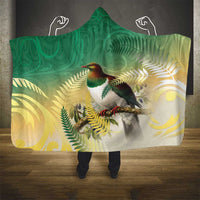 New Zealand Pigeon Kereru Hooded Blanket Maori Fern Art Green Gradient - Polynesian Pride