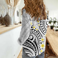 Plumeria With White Polynesian Tattoo Pattern Women Casual Shirt