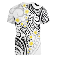 Plumeria With White Polynesian Tattoo Pattern Women V-Neck T-Shirt