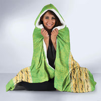 Hawaii Humuhumu Fish Maile Pikake Lei Hooded Blanket Tribal Tapa Green Version