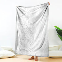 Tokelau White Sunday Blanket Elegant Hibiscus Polynesian Tribal Pattern