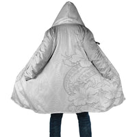 Tokelau White Sunday Cloak Elegant Hibiscus Polynesian Tribal Pattern