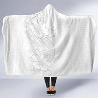 Tokelau White Sunday Hooded Blanket Elegant Hibiscus Polynesian Tribal Pattern