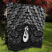 New Zealand Maori Quilt Poutama Manaia Black Paua Shell