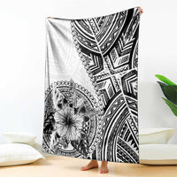 Hibiscus With White Austronesian Tattoo Pattern Blanket - Polynesian Pride