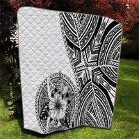 Hibiscus With White Austronesian Tattoo Pattern Quilt - Polynesian Pride