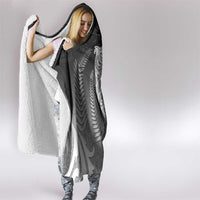 New Zealand Aotearoa Ruru Hooded Blanket Maori Fern Art Black