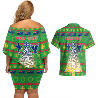 Personalised Cook Islands Christmas Couples Matching Off Shoulder Short Dress and Hawaiian Shirt Santa Coat Of Arms Meri Kiritimiti LT05 - Polynesian Pride
