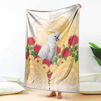 New Zealand Aotearoa Cockatoo Blanket Maori Pattern With Pohutukawa Flowers LT05 - Polynesian Pride