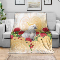 New Zealand Aotearoa Cockatoo Blanket Maori Pattern With Pohutukawa Flowers LT05 - Polynesian Pride
