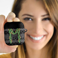 Hawai'i Paniolo Maile Twisted Lei AirPods Case Obsidian Black