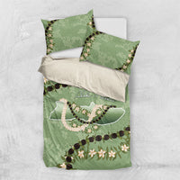 Hawaii Molokai Island Flowers Lei Bedding Set Kukui Nut Mossy Green