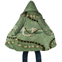 Hawaii Molokai Island Flowers Lei Cloak Kukui Nut Mossy Green