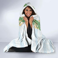 Hawai'i Paniolo Maile Twisted Lei Hooded Blanket Winter White
