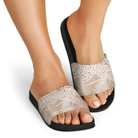 Aotearoa Maori Koru Curves Slide Sandals Silver Ferns - Mocha LT7 - Polynesian Pride