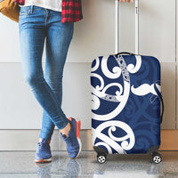 New Zealand Maori Mo Bros Luggage Cover Blue Ribbon With Koru Kowhaiwhai - Polynesian Pride