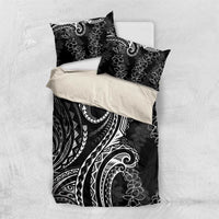 Polynesia Plumeria Lei Bedding Set Black Curves Motif