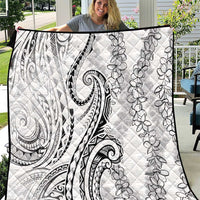 Polynesia Plumeria Lei Quilt White Curves Motif