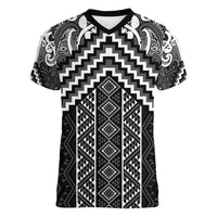 Maori Tukutuku Taniko Motifs Women V-Neck T-Shirt Black Poutama Mix Kowhaiwhai